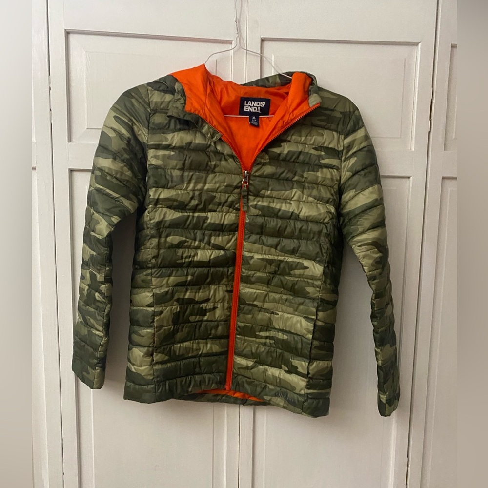 EUC boys  light weight lands end camo puffer coat